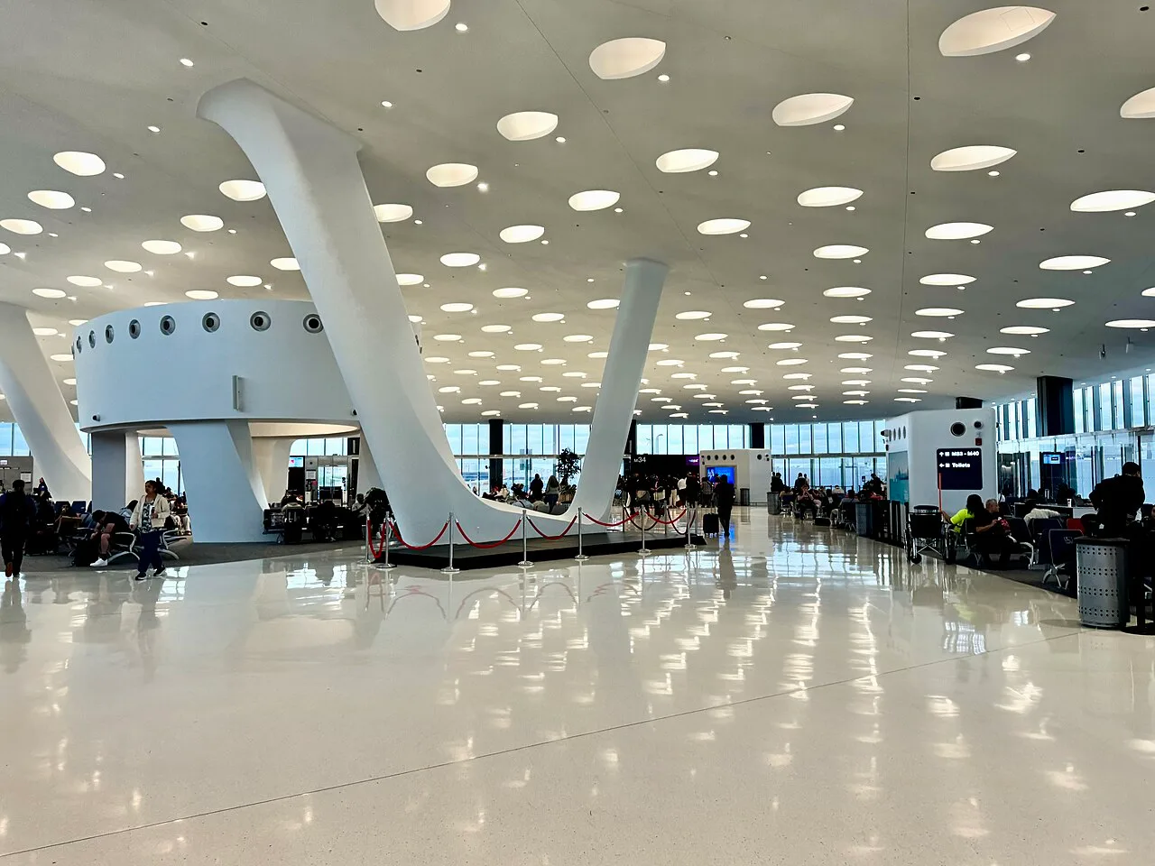 Chicago O'Hare Terminal 5 concourse, home to the Oneworld Lounge.
