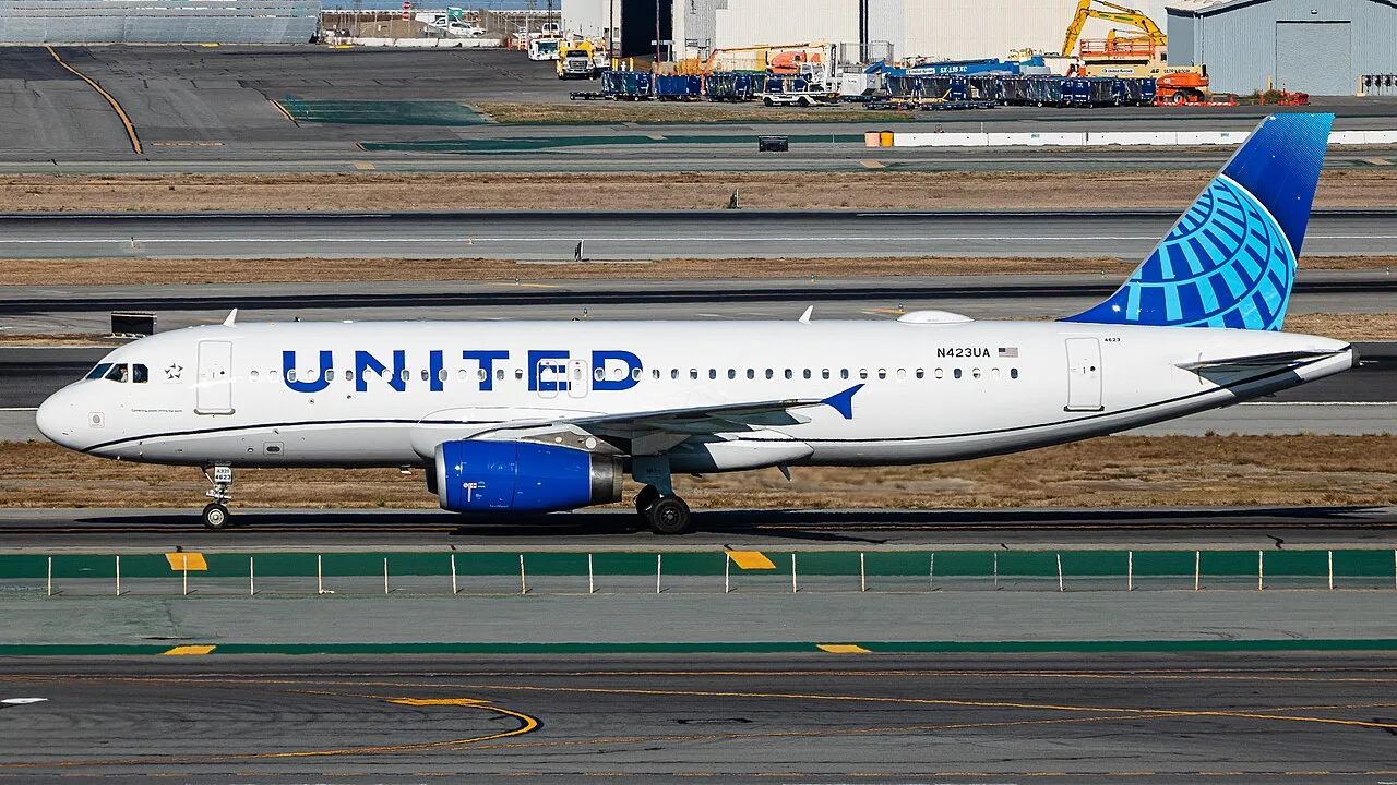 United Airlines Airbus A320 aircraft.