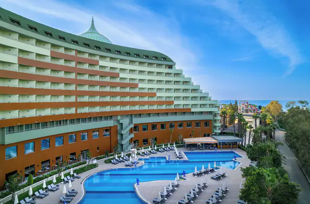 Delphin Palace Hotel, Antalya — guest room or suite