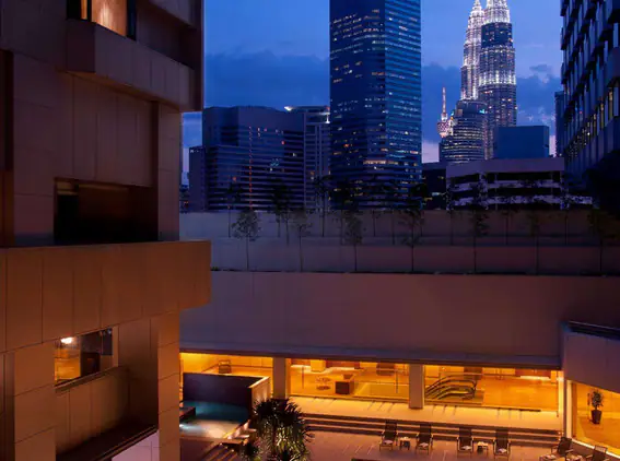 DoubleTree by Hilton Kuala Lumpur, Kuala Lumpur — guest room or suite