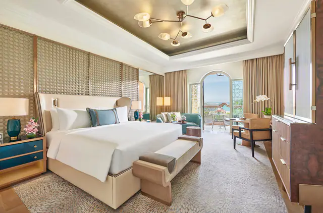 Emirates Palace Mandarin Oriental, Abu Dhabi, Abu Dhabi — exterior and approach