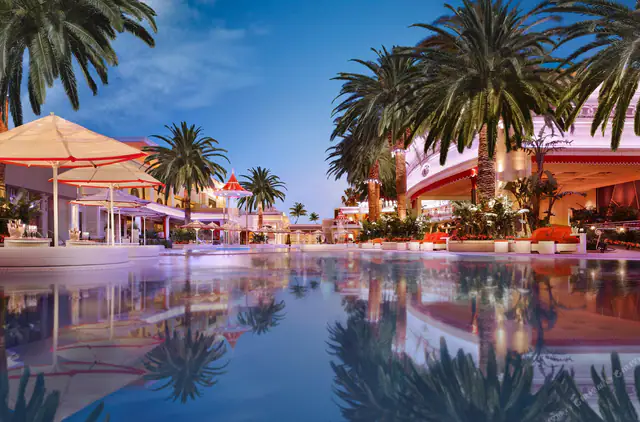 Encore Las Vegas, Las Vegas — exterior and approach