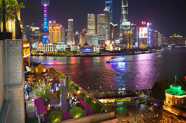 Fairmont Peace Hotel Shanghai, Shanghai — guest room or suite