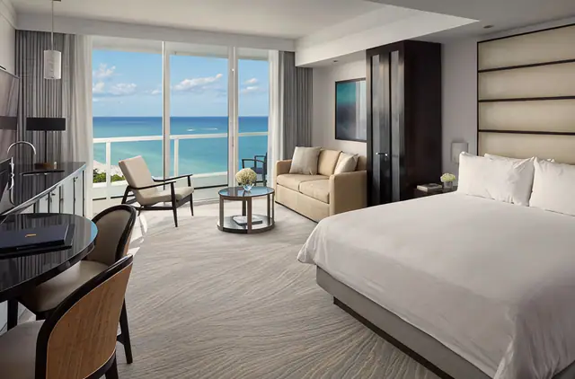 Fontainebleau Miami Beach — Mid-Beach, Miami