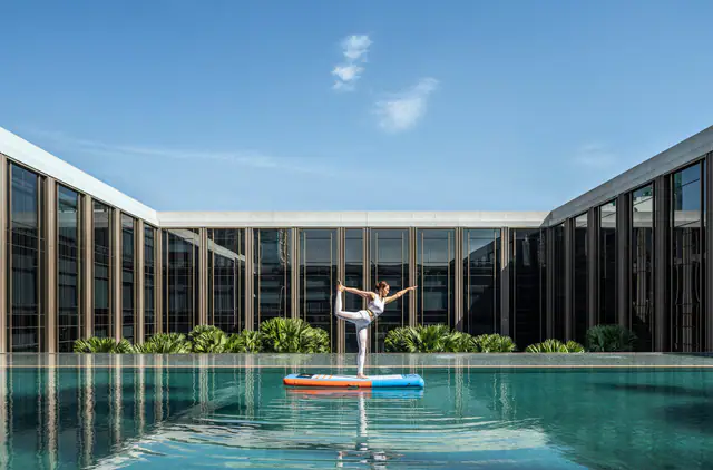 Four Seasons Hotel Bangkok at Chao Phraya River, Bangkok — guest room or suite