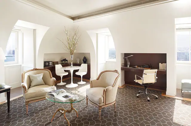 Four Seasons Hotel des Bergues Geneva, Geneva — exterior and approach