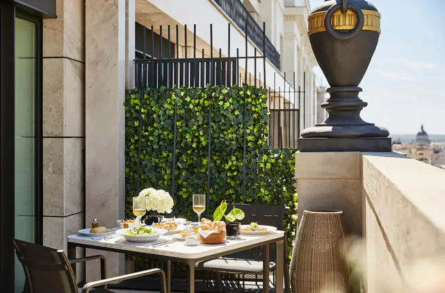 Four Seasons Hotel Madrid, Madrid — exterior and approach