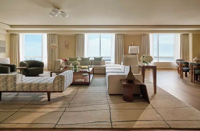Four Seasons Hotel Miami, Miami — guest room or suite
