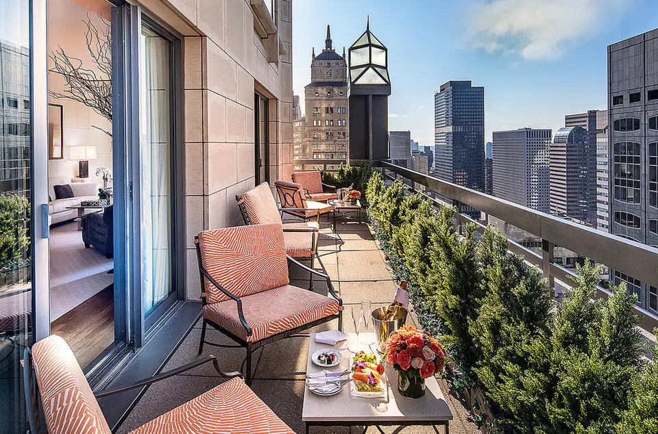 Four Seasons Hotel New York — Midtown East / 57th Street, New York