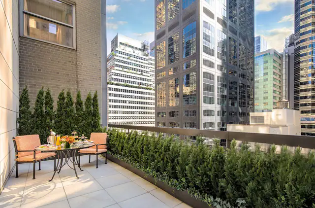 Four Seasons Hotel New York, New York — guest room or suite