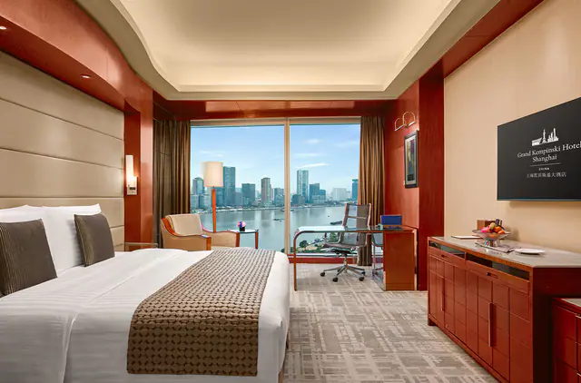 Grand Kempinski Hotel Shanghai, Shanghai — exterior and approach