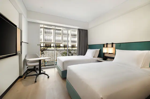 Twin guest room at Hilton Garden Inn Bali Nusa Dua