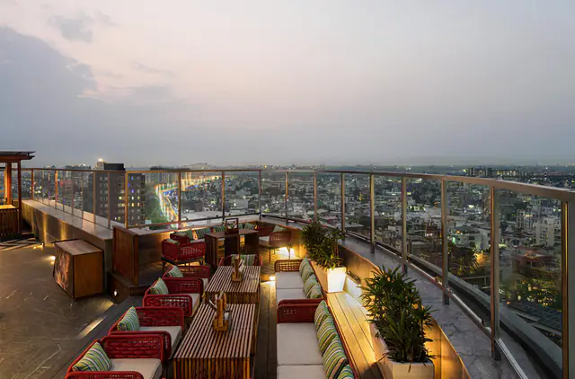 Hilton Jaipur, Jaipur — exterior and approach