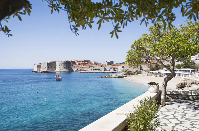 Hotel Excelsior Dubrovnik, Dubrovnik — exterior and approach