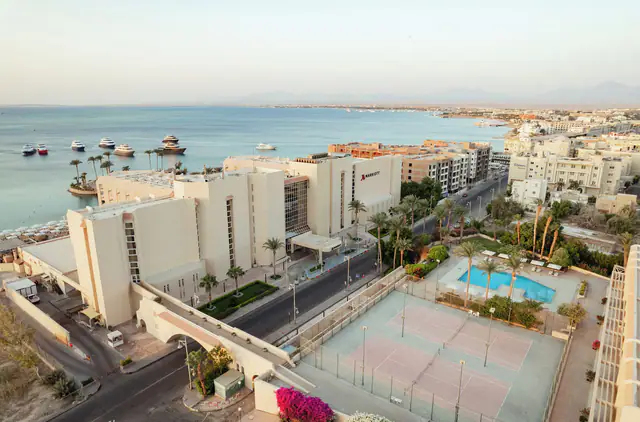 Hurghada Marriott Beach Resort, Hurghada — exterior and approach