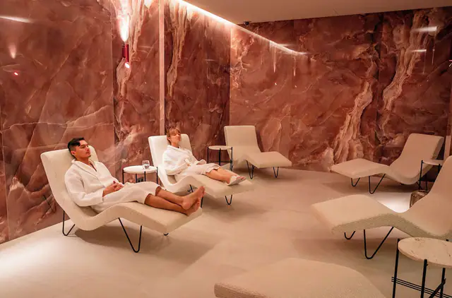 Iceland Parliament Hotel, Curio Collection by Hilton, Reykjavik — guest room or suite