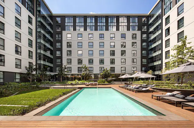 Johannesburg Marriott Hotel Melrose Arch, Johannesburg — exterior and approach