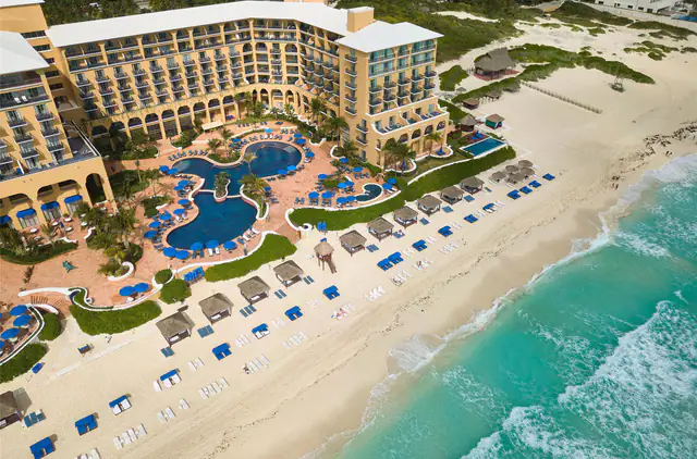 Kempinski Hotel Cancun, Cancun — exterior and approach