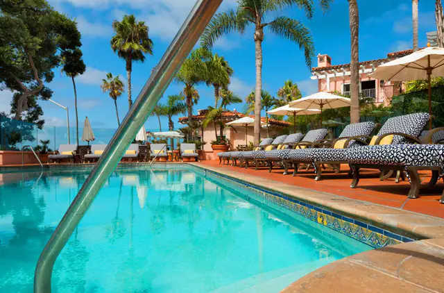 La Valencia Hotel, San Diego — exterior and approach