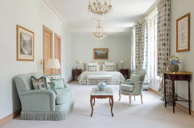 Le Bristol Paris, Paris — guest room or suite