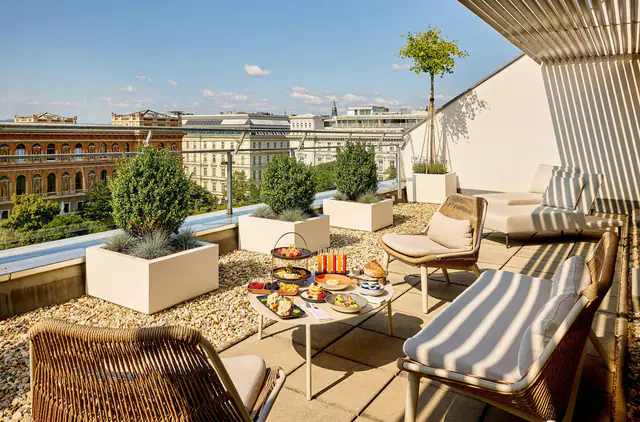 Le Méridien Vienna, Vienna — guest room or suite