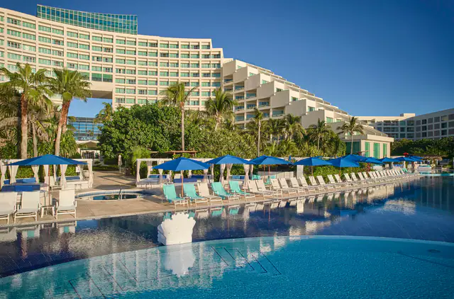 Live Aqua Beach Resort Cancun, Cancun — lobby or public space