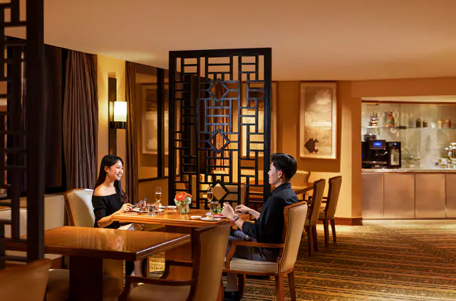 Guests at the residents bar of Mandarin Oriental, Jakarta