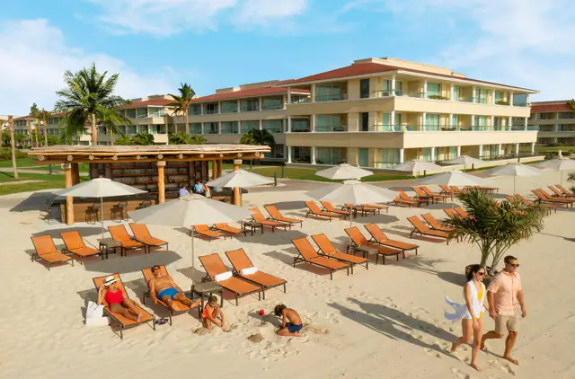 Moon Palace Cancun, Cancun — exterior and approach