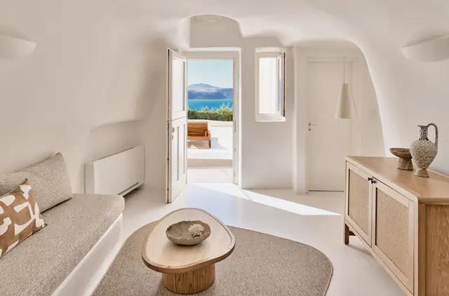 Mystique, a Luxury Collection Hotel, Santorini — Oia, Santorini