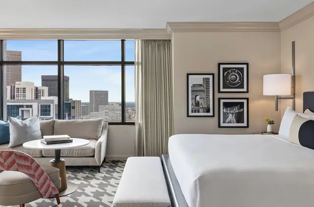 Omni Atlanta Hotel at Centennial Park, Atlanta — exterior and approach