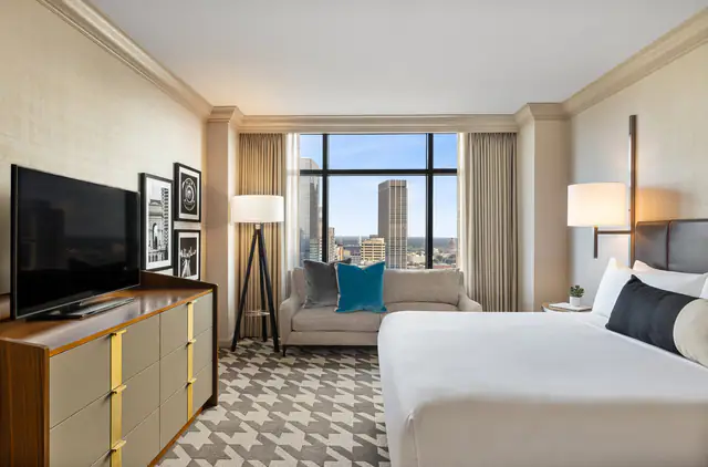 Omni Atlanta Hotel at Centennial Park, Atlanta — guest room or suite