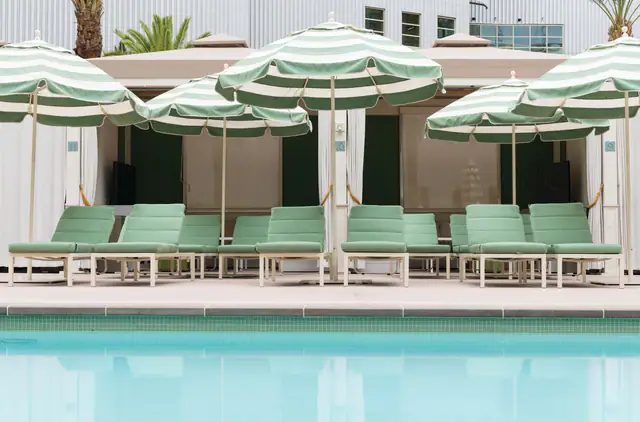 Park MGM Las Vegas, Las Vegas — exterior and approach