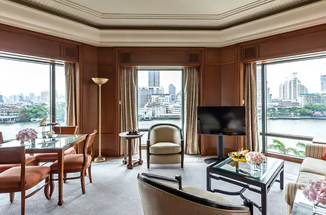 The Peninsula Bangkok, Bangkok — exterior and approach
