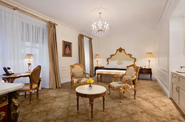 The Plaza - A Fairmont Managed Hotel, New York — exterior and approach