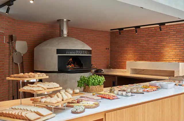 PortoBay Hotel Teatro, Porto — exterior and approach