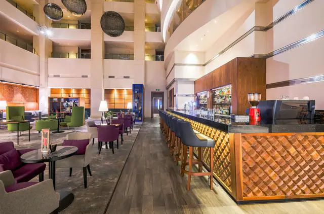 Radisson Blu Hotel Sandton, Johannesburg, Johannesburg — exterior and approach