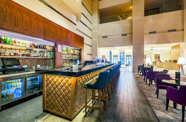 Radisson Blu Hotel Sandton, Johannesburg, Johannesburg — guest room or suite
