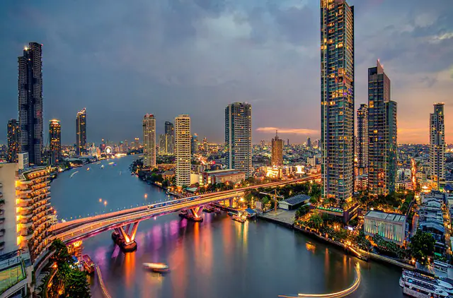 Shangri-La Bangkok, Bangkok — exterior and approach