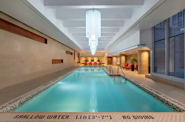 Shangri-La Toronto — Financial District / University Avenue, Toronto