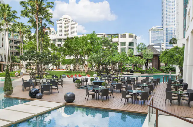 Siam Kempinski Hotel Bangkok, Bangkok — exterior and approach