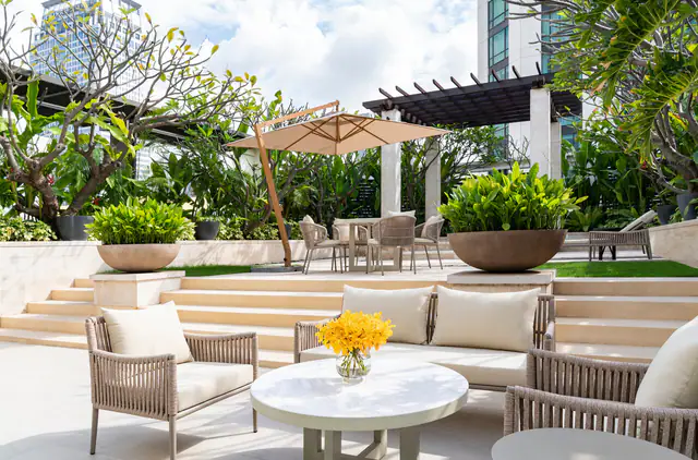 Siam Kempinski Hotel Bangkok, Bangkok — guest room or suite