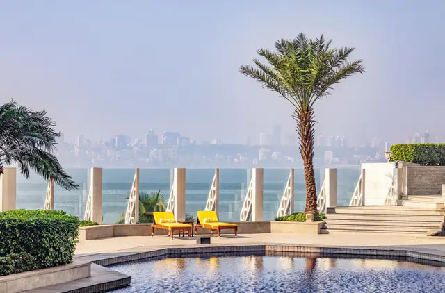 The Oberoi Mumbai, Mumbai — exterior and approach