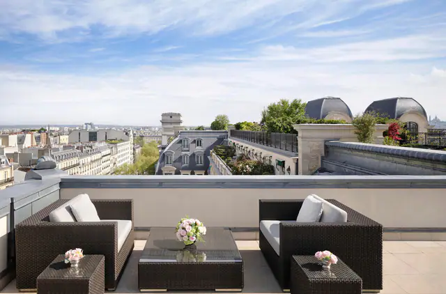 The Peninsula Paris, Paris — guest room or suite