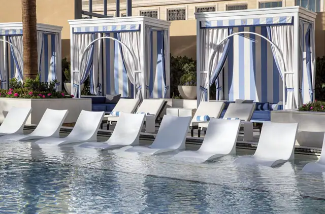 The Venetian Resort Las Vegas, Las Vegas — exterior and approach