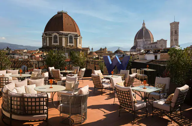 W Florence, Florence — exterior and approach