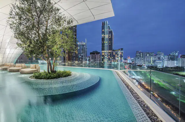 Waldorf Astoria Bangkok, Bangkok — exterior and approach