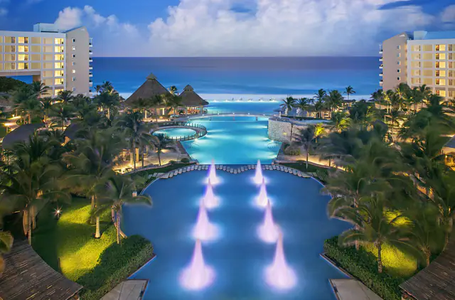 The Westin Lagunamar Ocean Resort Villas & Spa — Hotel Zone, Cancun